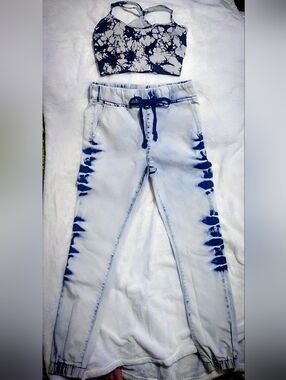Tie-Dye Light Blue Jogger Jeans Women's Size 6